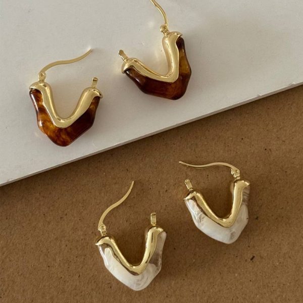 گوشواره رزینی مثلثی
