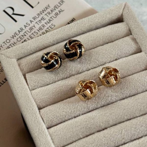 گوشواره گره ای کوچک